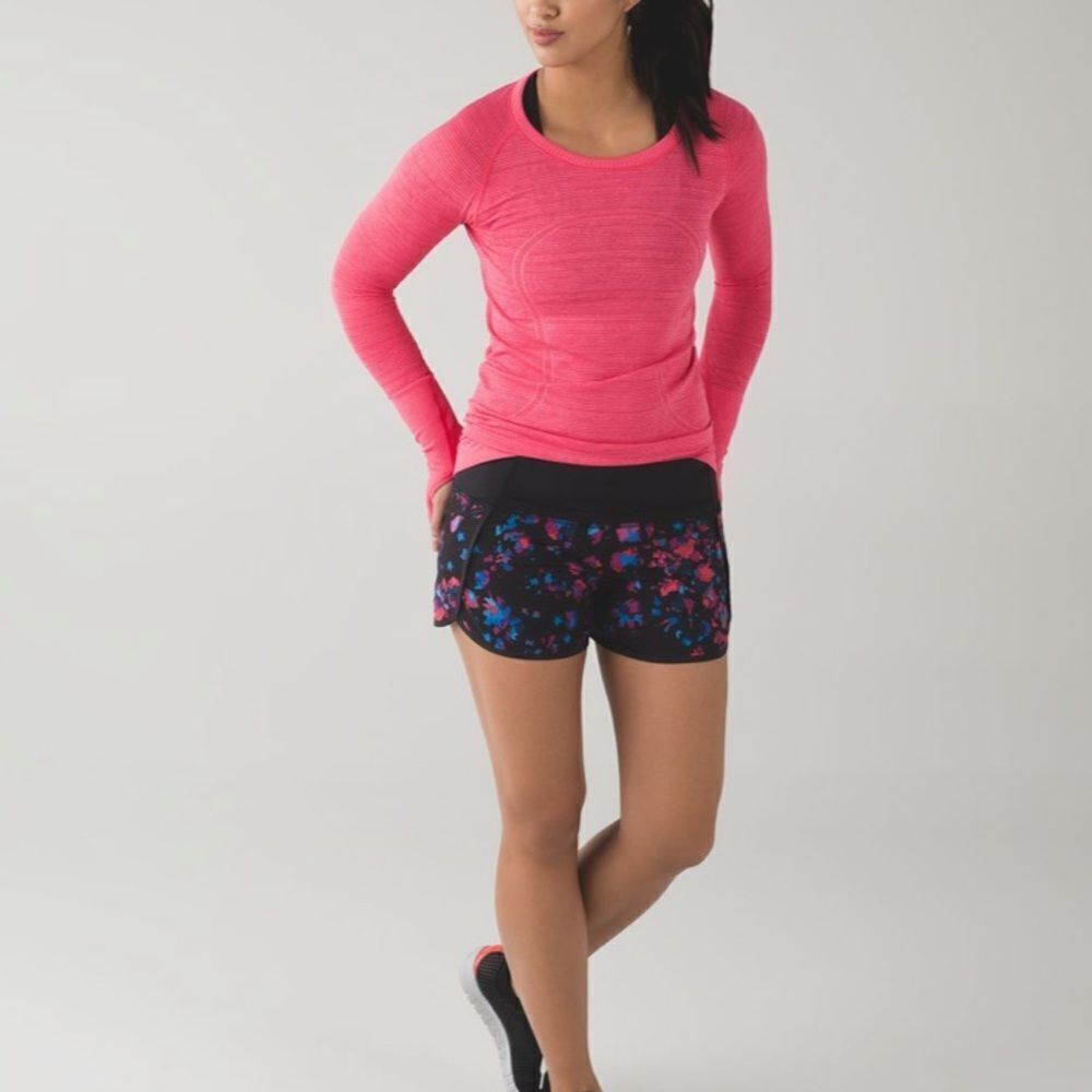 Lululemon Run Times Short (4")
Dandy Digie Multi / Black
